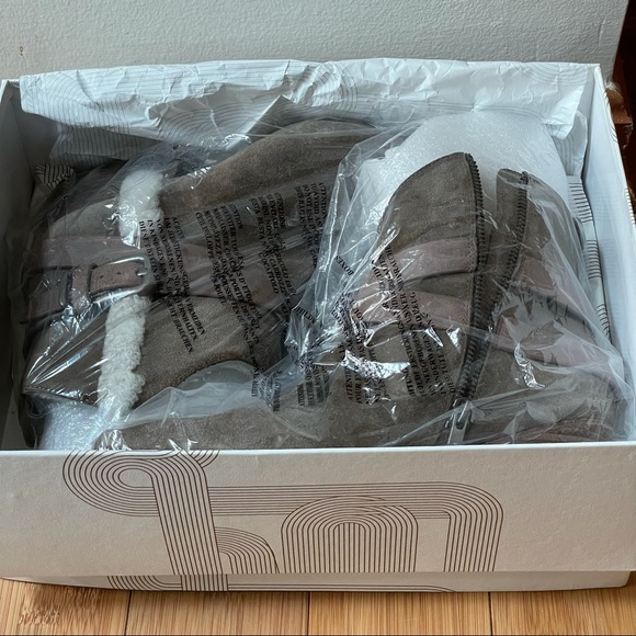 Belle by Sigerson Morrison Laica Gray Suede Faux Fur Lined Booties size 7.5B - Picture 2 of 16